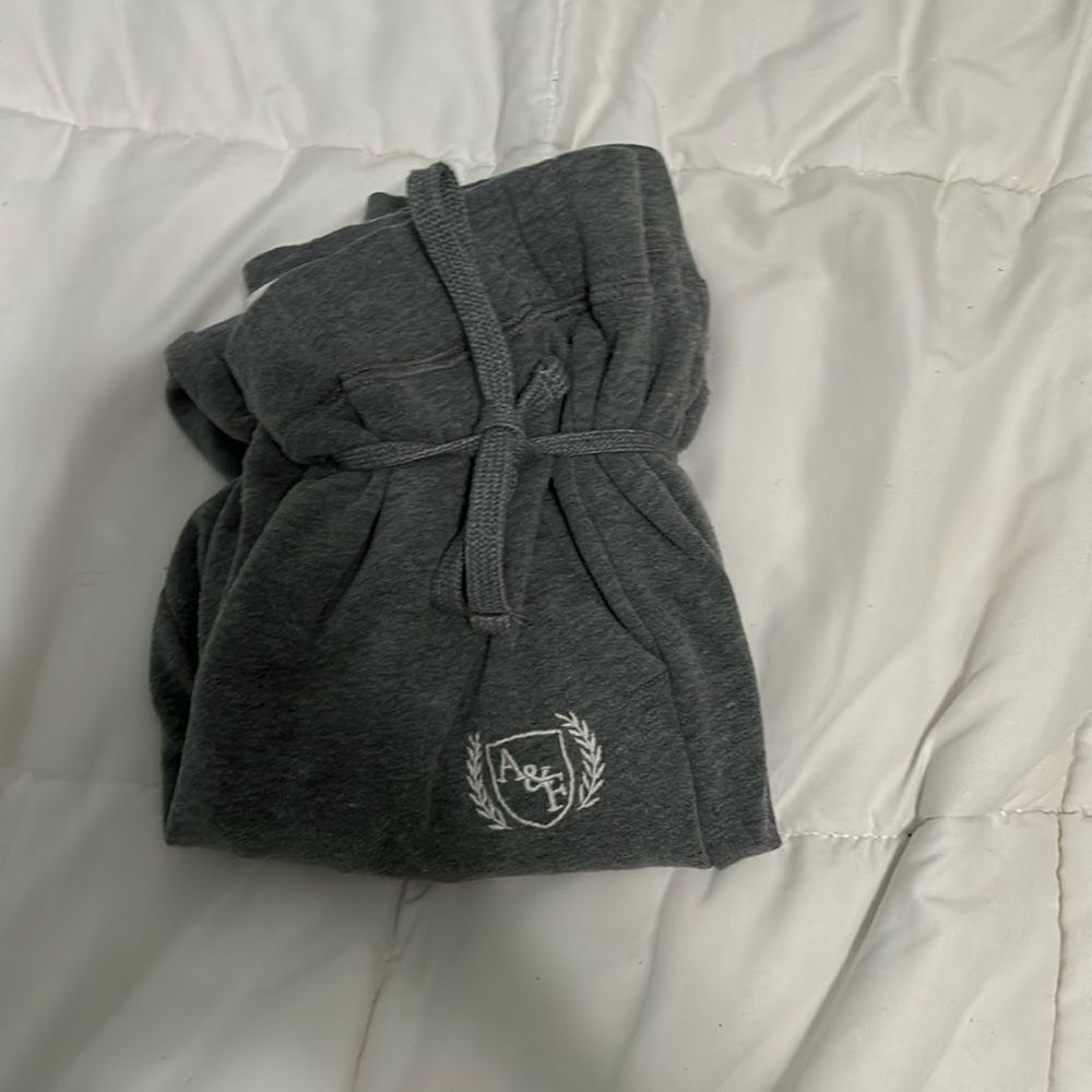 Abercrombie and fitch xs gray fitted sweatpants
